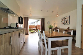 The Oatland Glasgow - Luxury house with private garden & parking